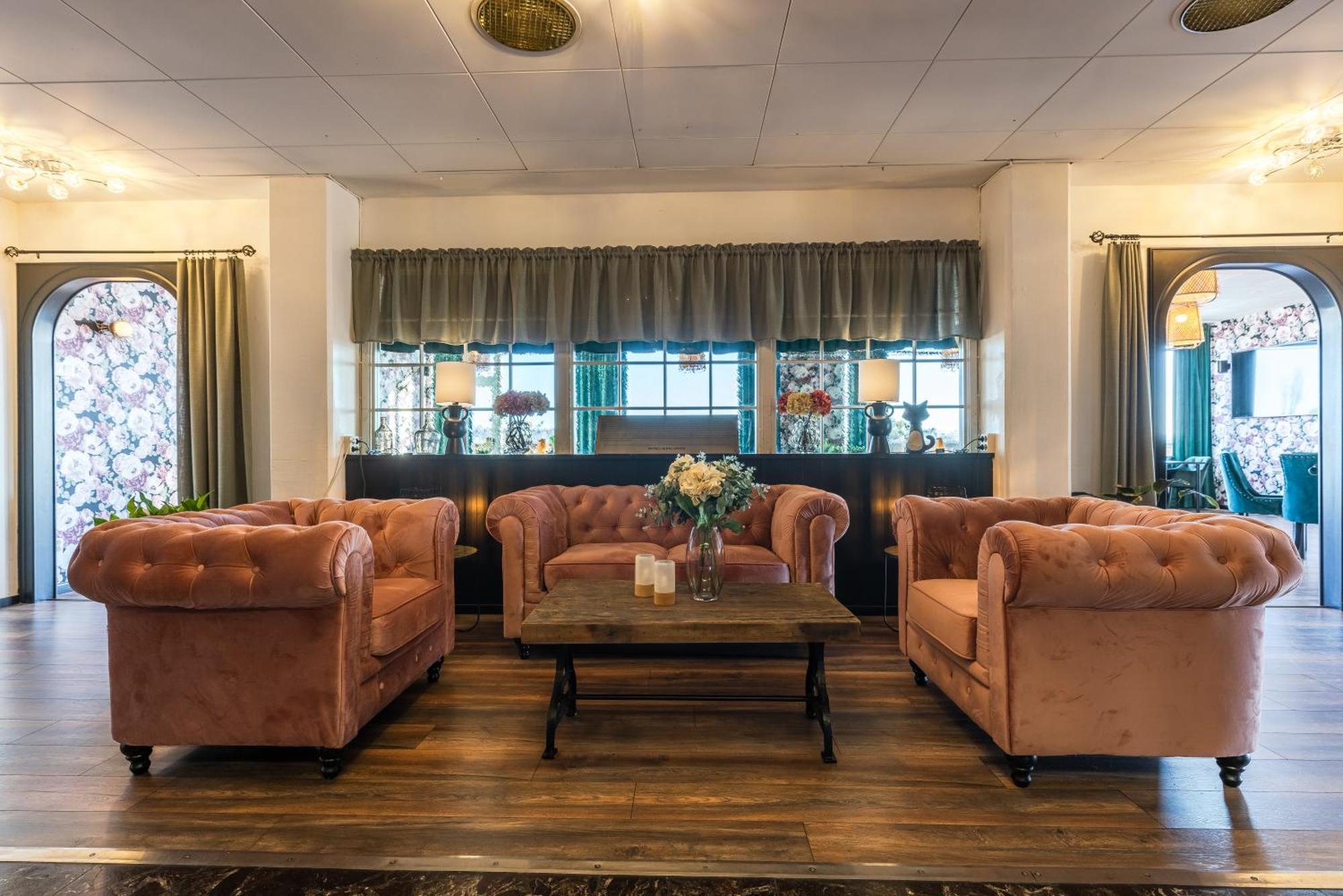 Hotell Kung Goesta By First Mora Exteriér fotografie