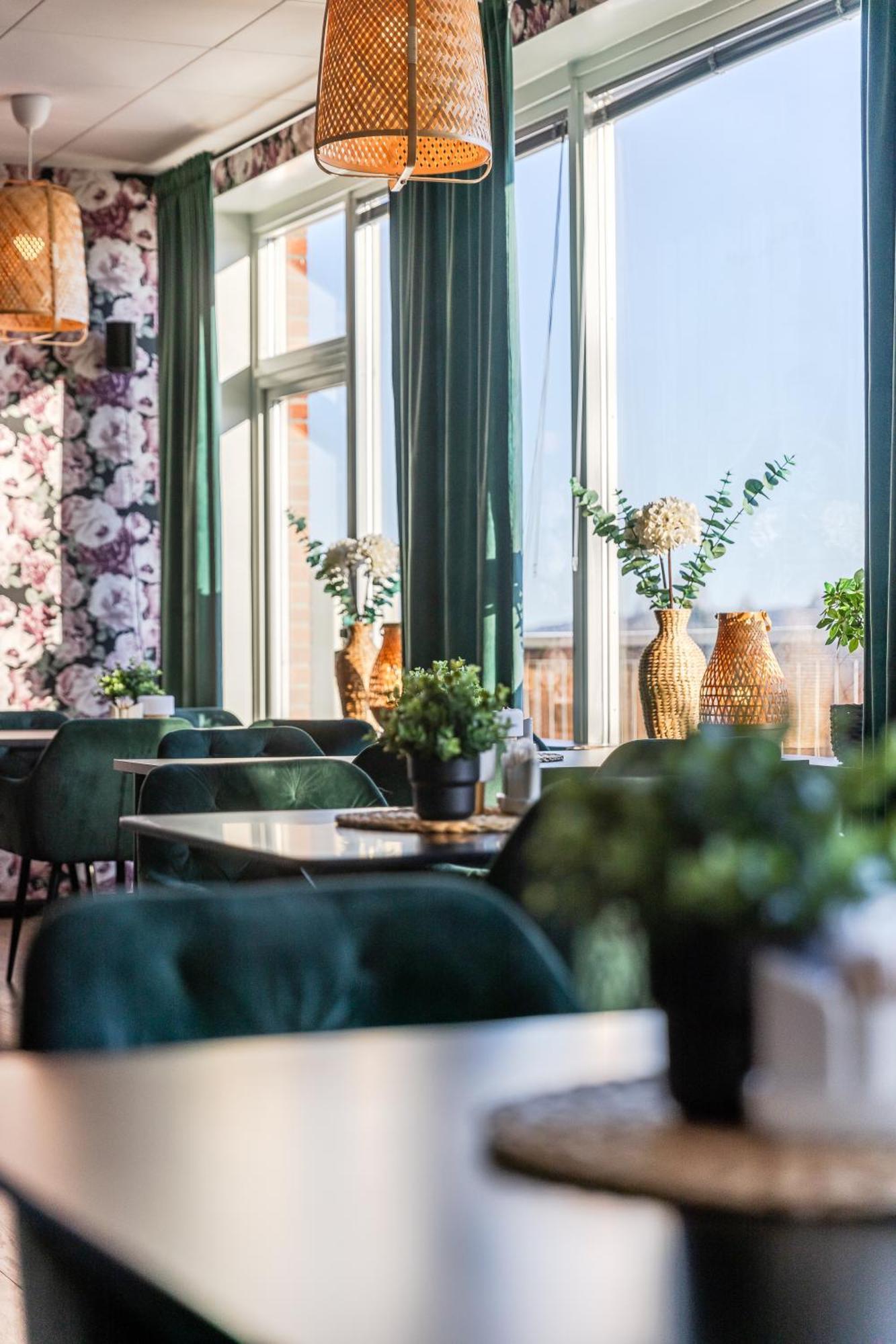 Hotell Kung Goesta By First Mora Exteriér fotografie