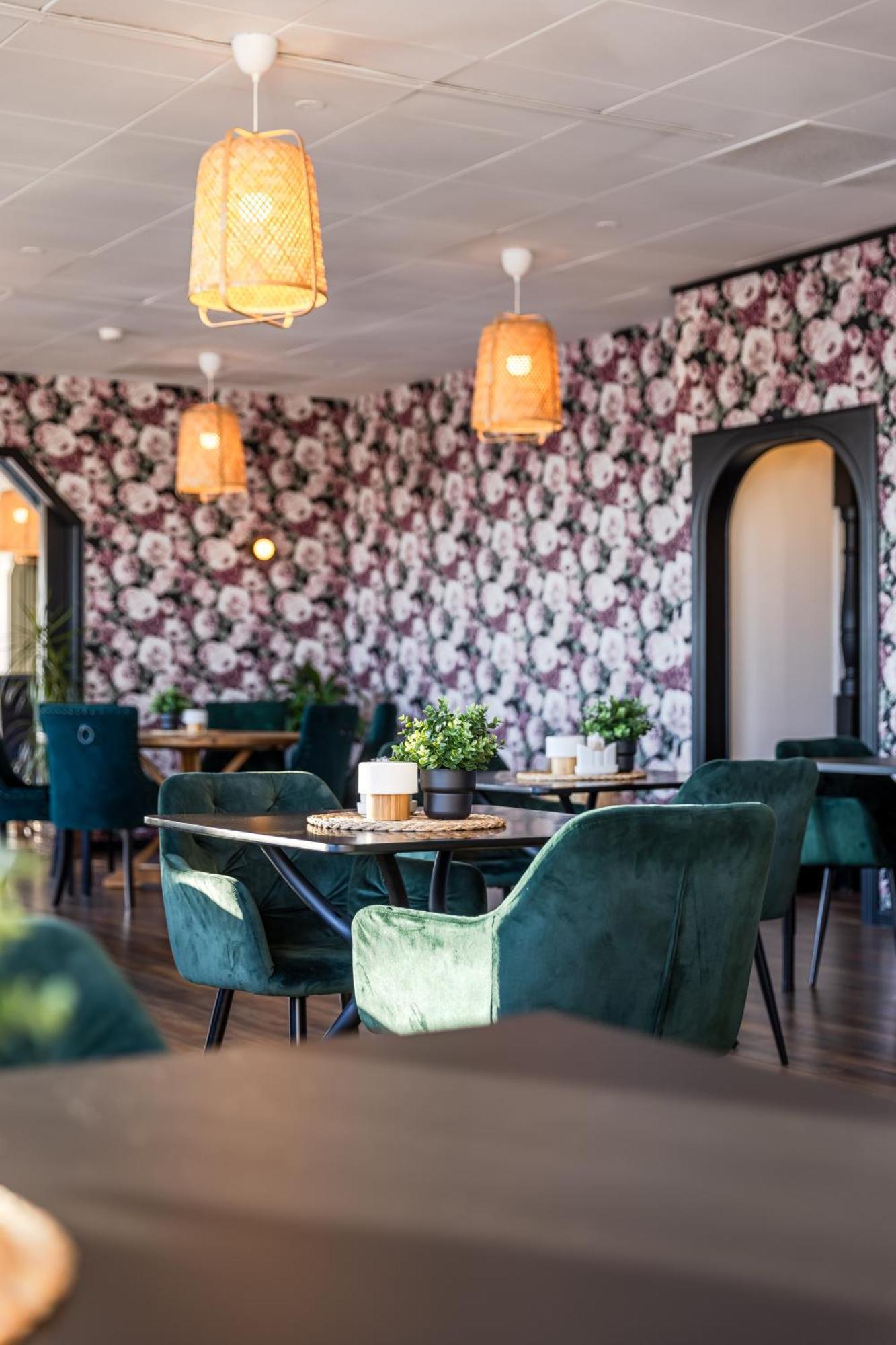 Hotell Kung Goesta By First Mora Exteriér fotografie